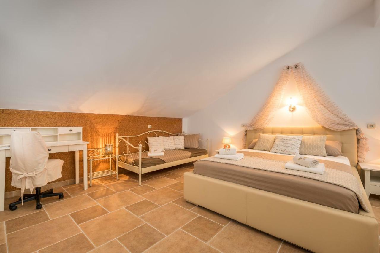 Holiday Home Harmony Žrnovnica Exteriér fotografie