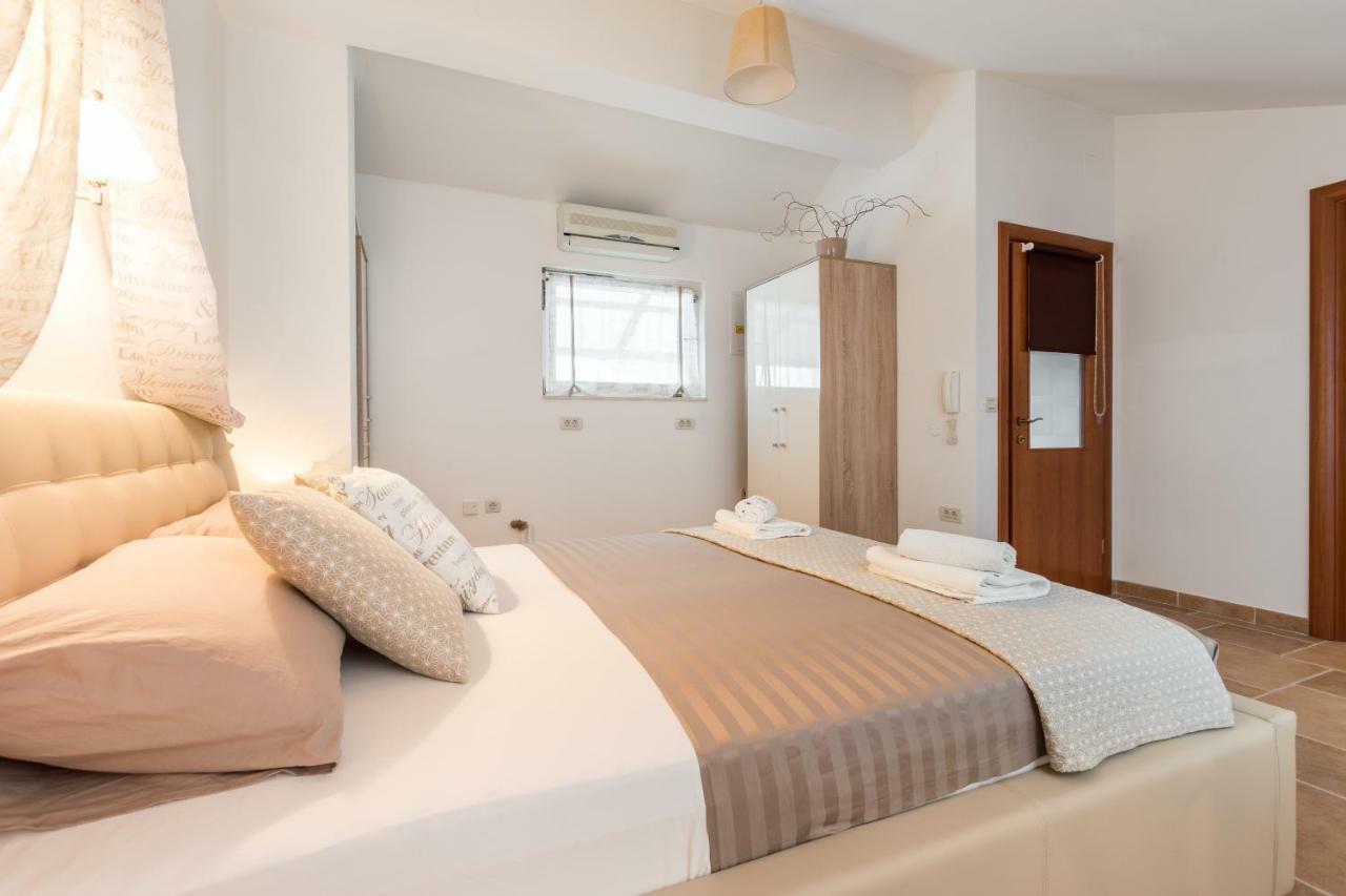Holiday Home Harmony Žrnovnica Exteriér fotografie